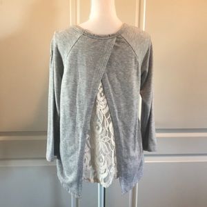 Sweater with butterfly back with lace